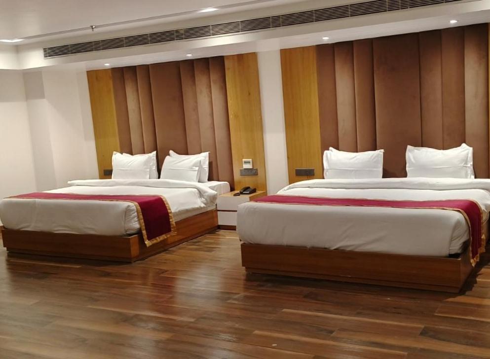 Hotel Elara Dehradun Exterior foto